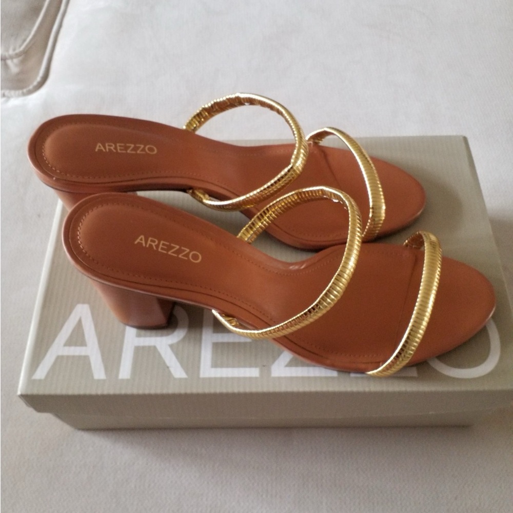 Arezzo Gold Sandals NWB Size US 8.5 Strappy Gold Slides Made in Brazil